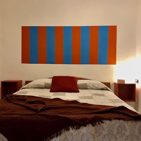 Casa Del Borghetto Appartement Intra Buitenkant foto