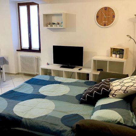 Casa Del Borghetto Appartement Intra Buitenkant foto