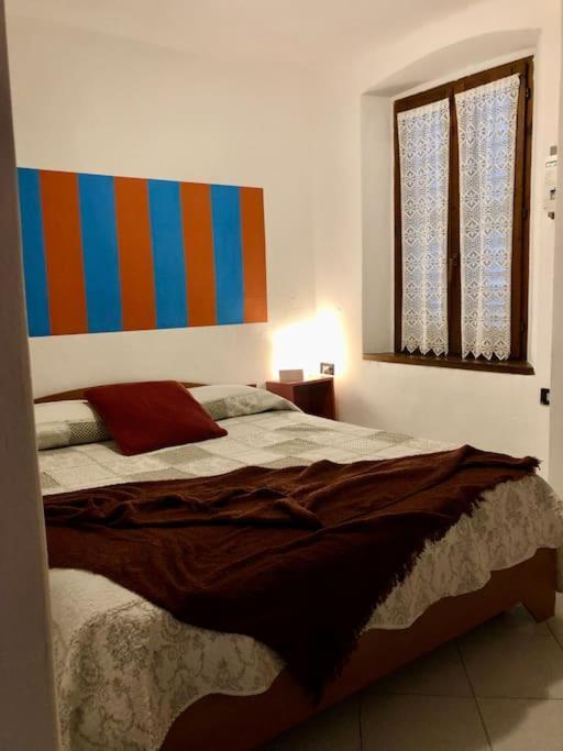 Casa Del Borghetto Appartement Intra Buitenkant foto