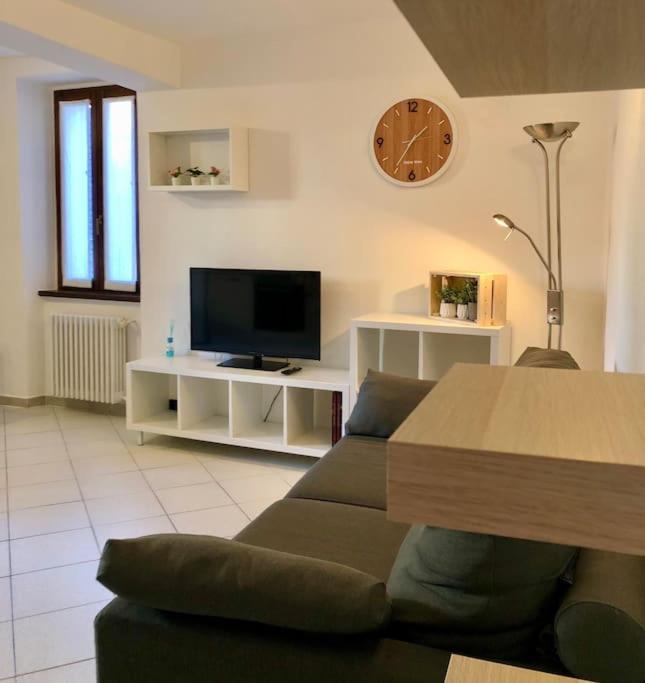 Casa Del Borghetto Appartement Intra Buitenkant foto